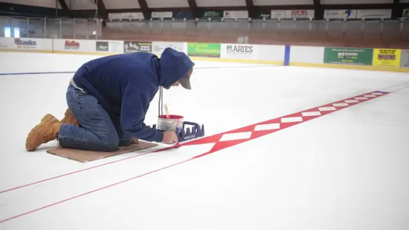 painting on the ice in nhl rink